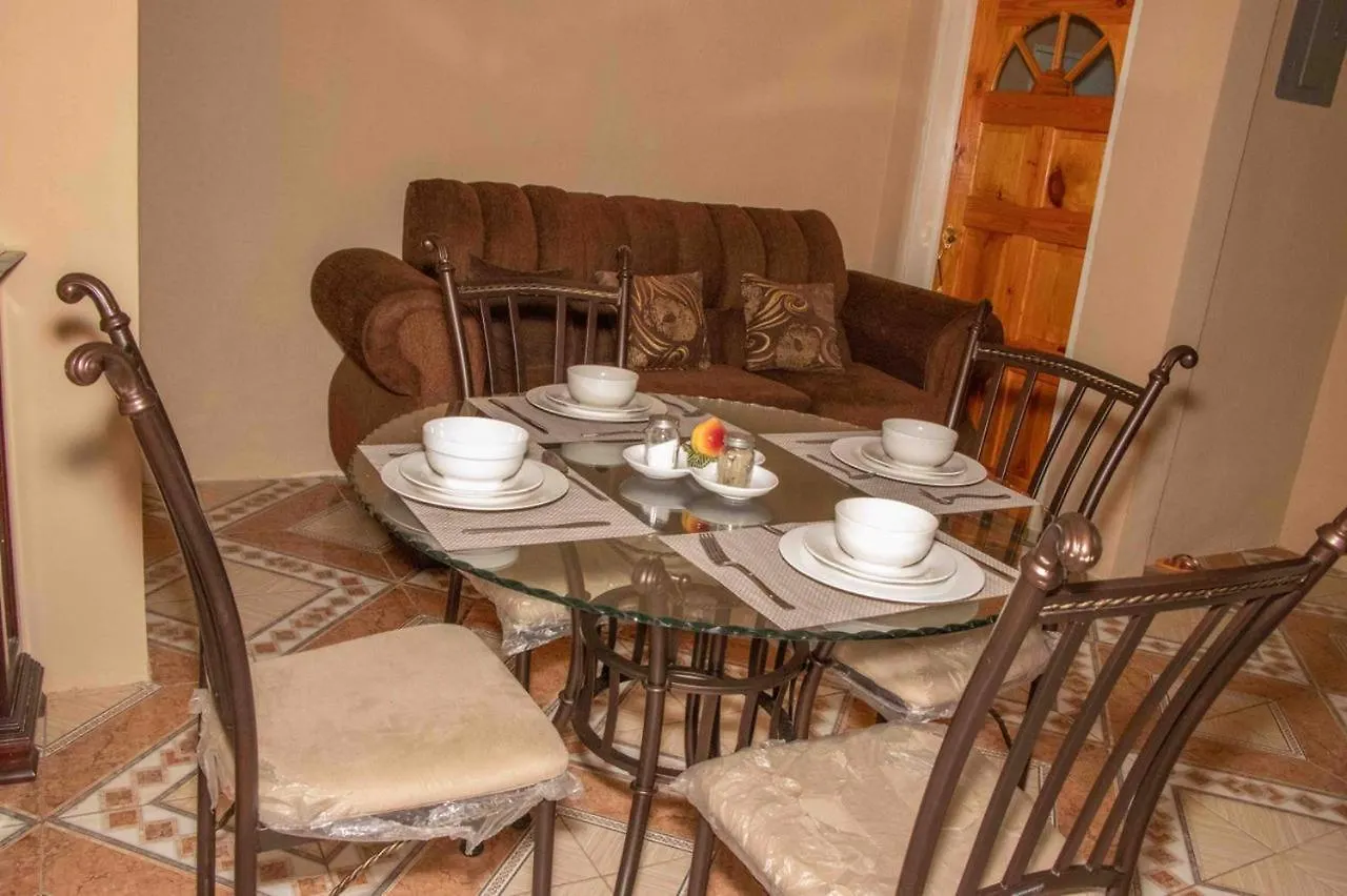 Bev'S Rosevilla مونتيغو باي